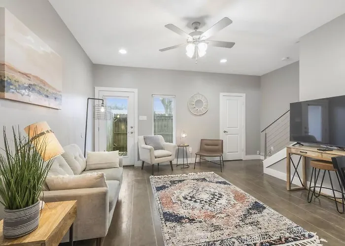 Cozy 2 Bed Townhome Near The Hospital Lafayette
